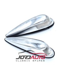 Pilotos sobre aleta SEAT 600 N . El juego.