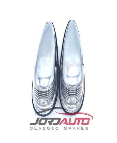 Pilotos sobre aleta SEAT 600 N . El juego.